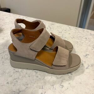 Geox Platform Sandals in beige suede